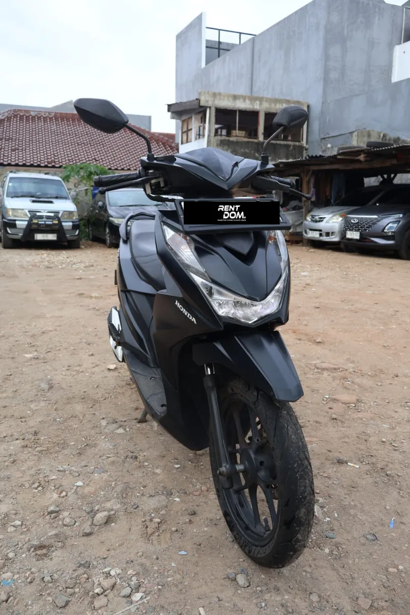 Honda Beat Deluxe 110 Hitam 2023